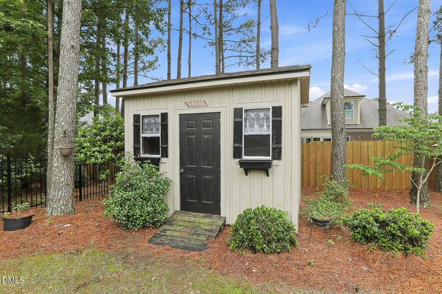 522 Sippihaw Oaks Drive, Fuquay Varina, NC 27526
