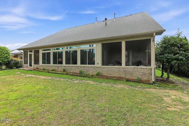 522 Sippihaw Oaks Drive, Fuquay Varina, NC 27526