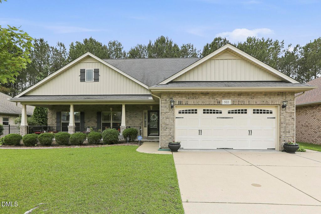 522 Sippihaw Oaks Drive, Fuquay Varina, NC 27526