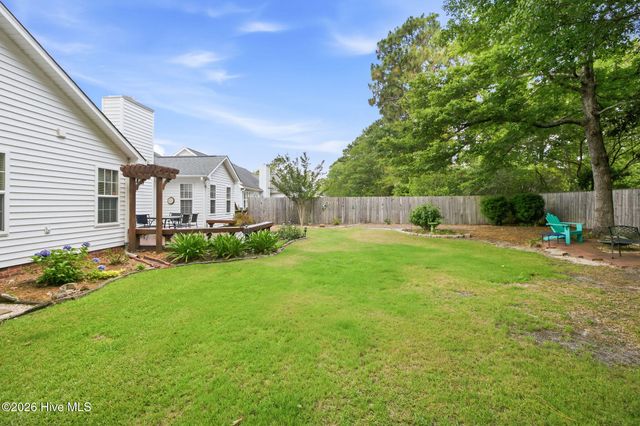 5121 Woods Edge Road, Wilmington, NC 28409