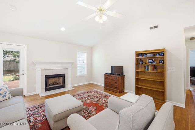 5121 Woods Edge Road, Wilmington, NC 28409