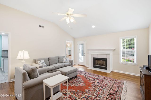 5121 Woods Edge Road, Wilmington, NC 28409