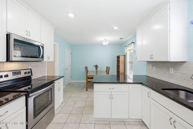 5121 Woods Edge Road, Wilmington, NC 28409