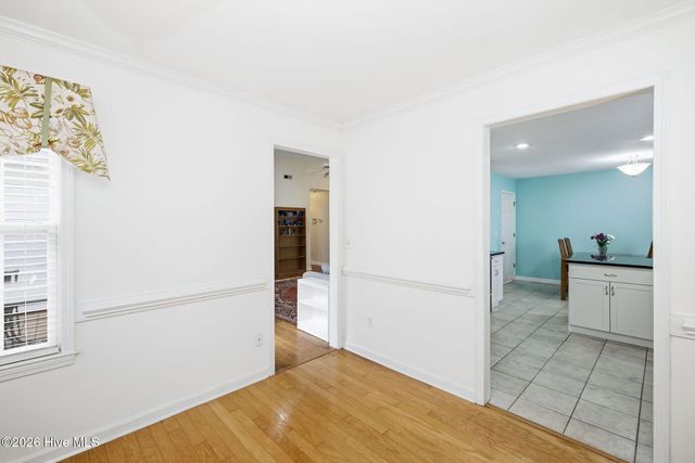 5121 Woods Edge Road, Wilmington, NC 28409