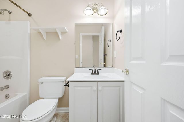 5121 Woods Edge Road, Wilmington, NC 28409