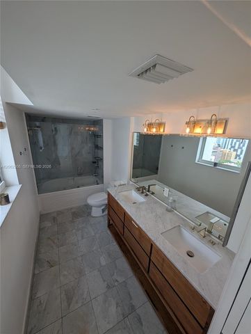 31 SE 5 3002, Miami, FL 33131
