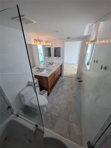 31 SE 5 3002, Miami, FL 33131