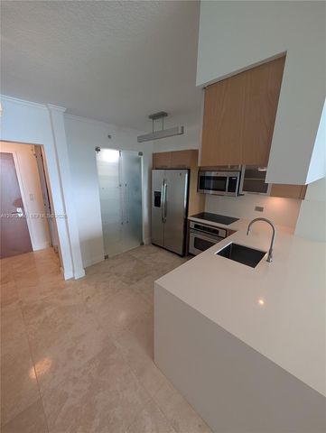 31 SE 5 3002, Miami, FL 33131