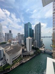 31 SE 5 3002, Miami, FL 33131