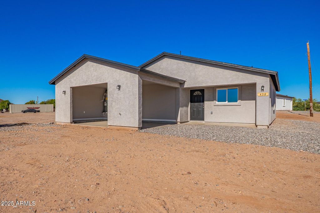 438 LIESEN Drive, Morristown, AZ 85342