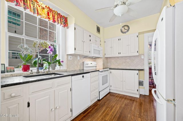 3447 Brantford Road, Ottawa Hills, OH 43606