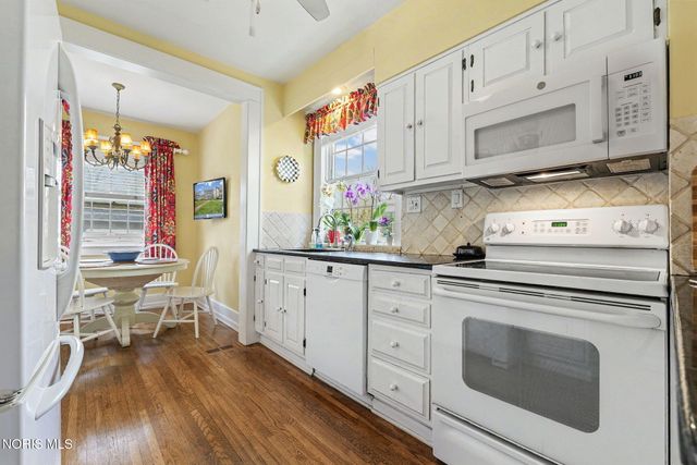 3447 Brantford Road, Ottawa Hills, OH 43606