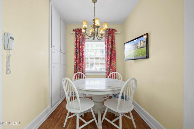 3447 Brantford Road, Ottawa Hills, OH 43606