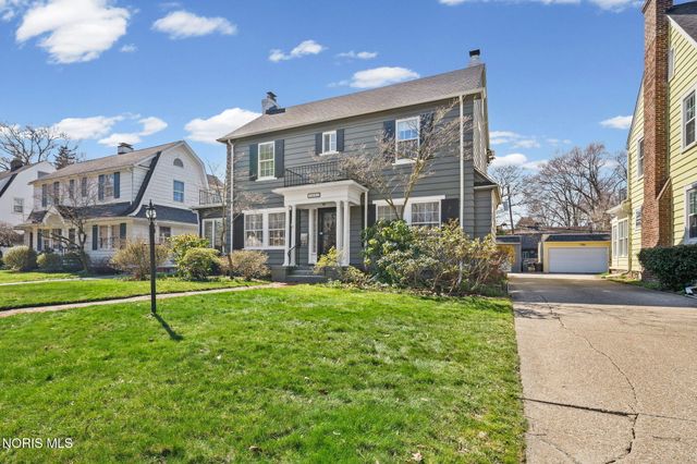 3447 Brantford Road, Ottawa Hills, OH 43606