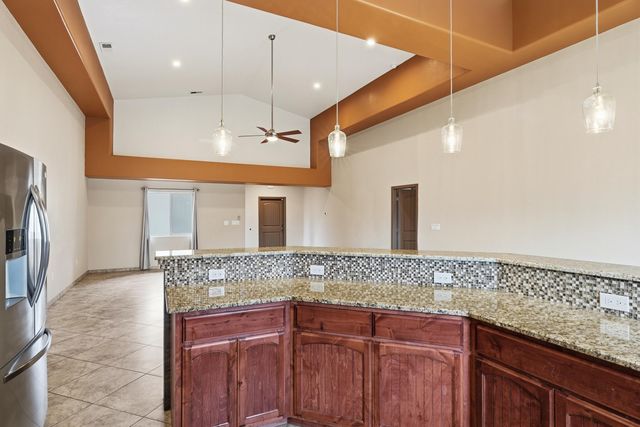 4624 8th Street NW, Albuquerque, NM 87107