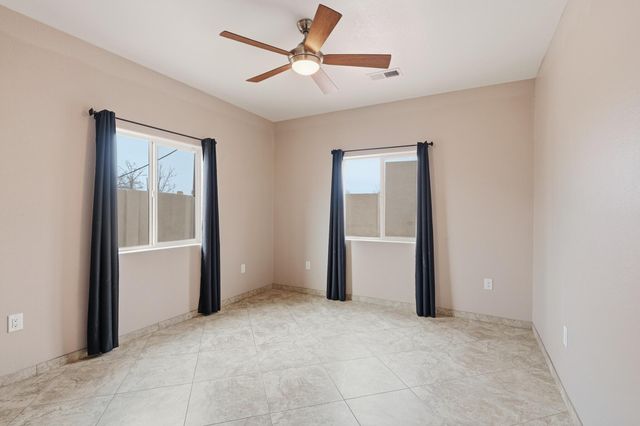 4624 8th Street NW, Albuquerque, NM 87107