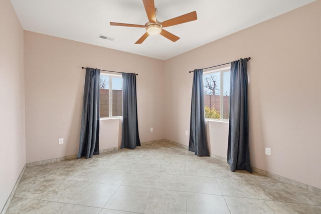 4624 8th Street NW, Albuquerque, NM 87107