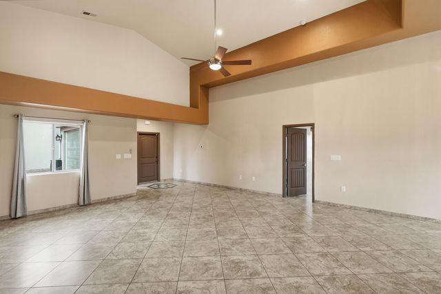 4624 8th Street NW, Albuquerque, NM 87107