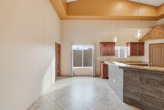 4624 8th Street NW, Albuquerque, NM 87107