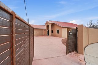 4624 8th Street NW, Albuquerque, NM 87107