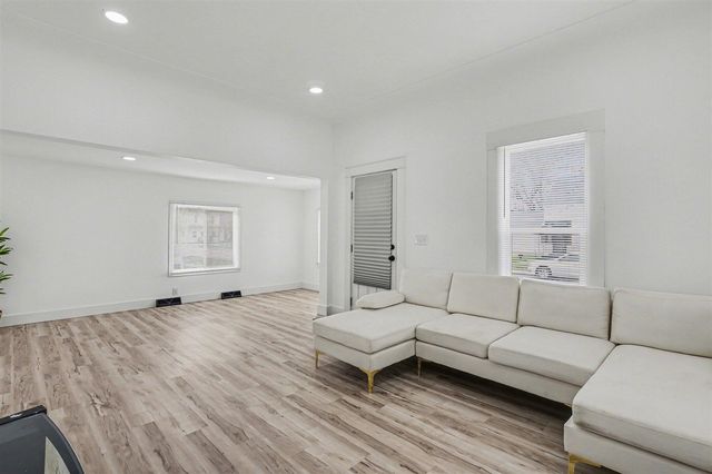 239 E Isabella Avenue, Muskegon, MI 49442