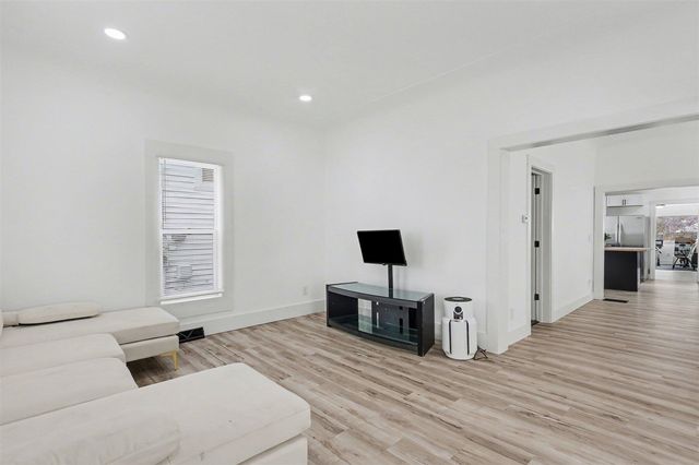 239 E Isabella Avenue, Muskegon, MI 49442