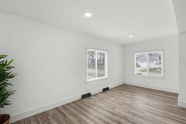 239 E Isabella Avenue, Muskegon, MI 49442