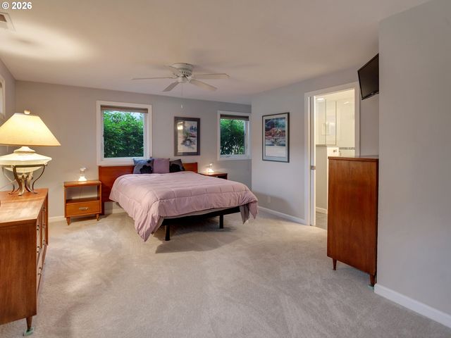 11940 Sw FAIRCREST St, Portland, OR 97225