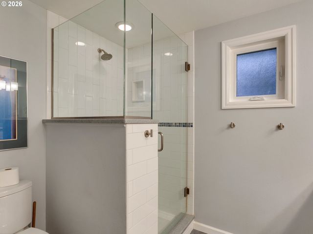 11940 Sw FAIRCREST St, Portland, OR 97225