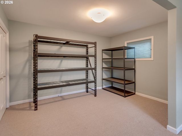 11940 Sw FAIRCREST St, Portland, OR 97225