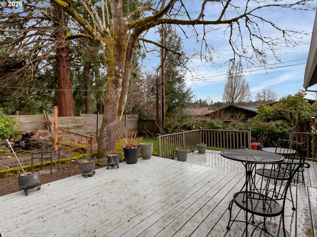 11940 Sw FAIRCREST St, Portland, OR 97225