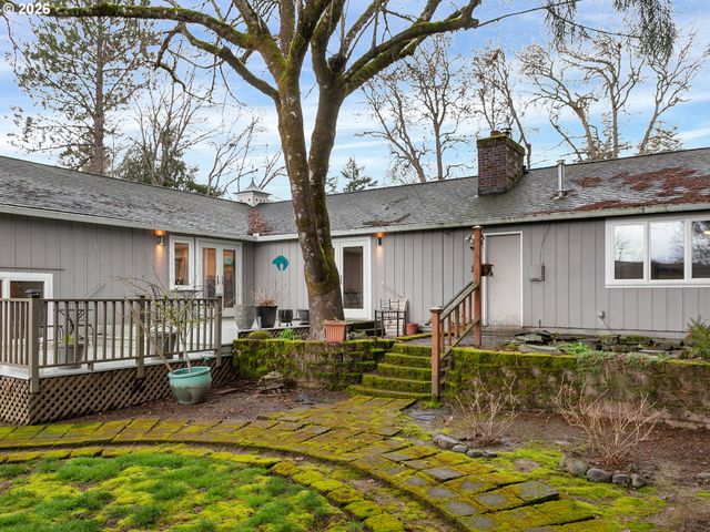 11940 Sw FAIRCREST St, Portland, OR 97225