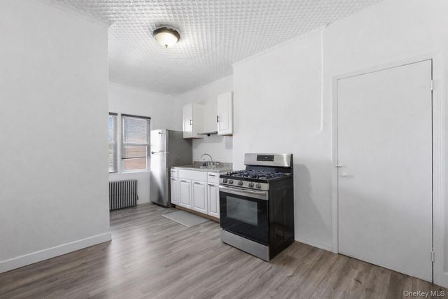 6089 54th Street, Maspeth, NY 11378