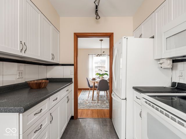 1139 N Hawthorne Lane, Indianapolis, IN 46219