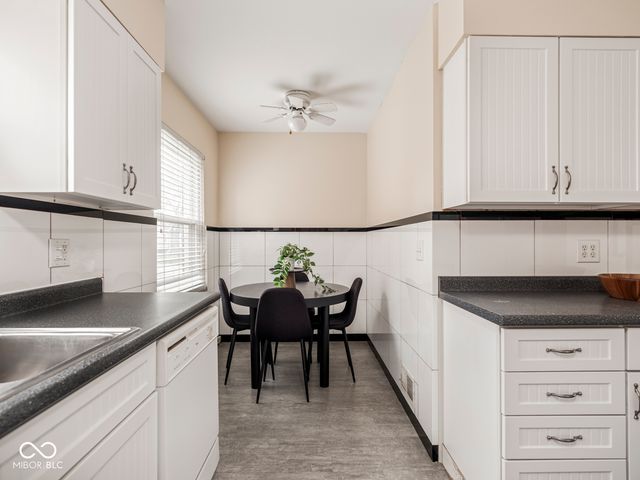 1139 N Hawthorne Lane, Indianapolis, IN 46219