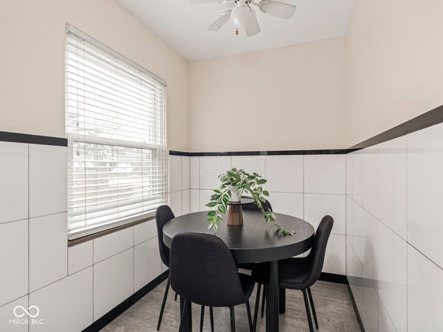 1139 N Hawthorne Lane, Indianapolis, IN 46219