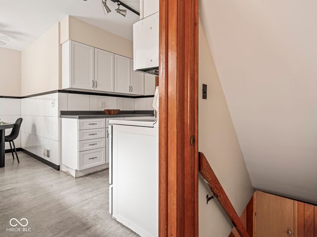 1139 N Hawthorne Lane, Indianapolis, IN 46219