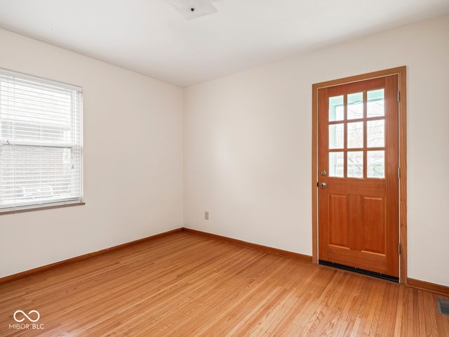 1139 N Hawthorne Lane, Indianapolis, IN 46219