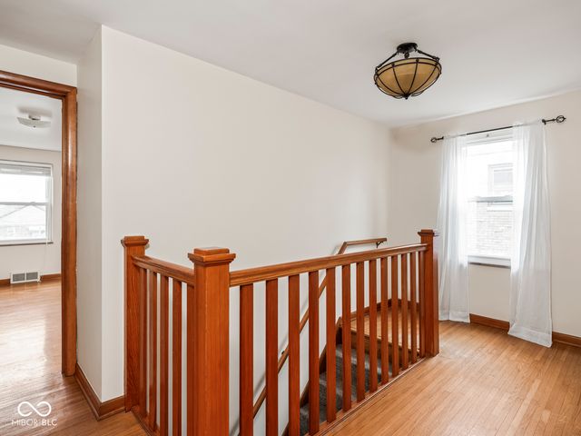 1139 N Hawthorne Lane, Indianapolis, IN 46219