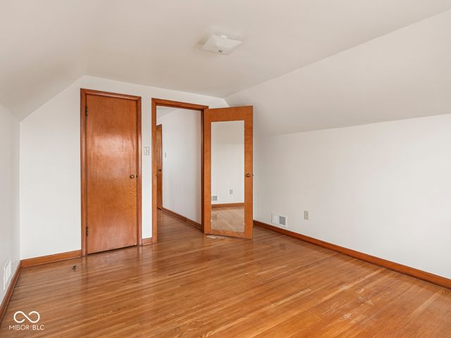 1139 N Hawthorne Lane, Indianapolis, IN 46219