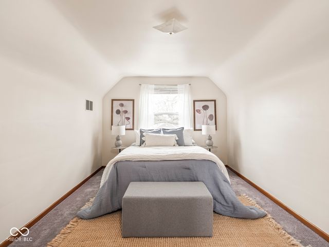 1139 N Hawthorne Lane, Indianapolis, IN 46219