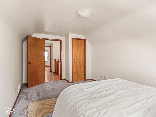 1139 N Hawthorne Lane, Indianapolis, IN 46219