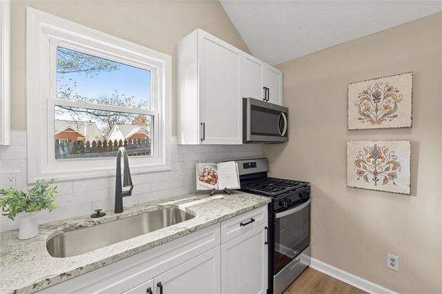 1914 Brittania Circle, Woodstock, GA 30188