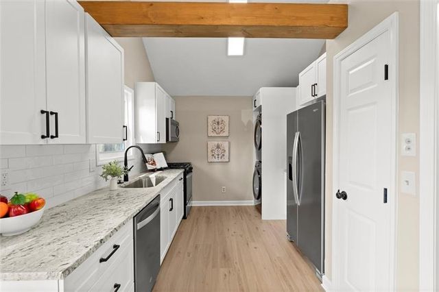 1914 Brittania Circle, Woodstock, GA 30188