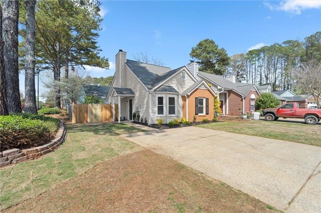1914 Brittania Circle, Woodstock, GA 30188