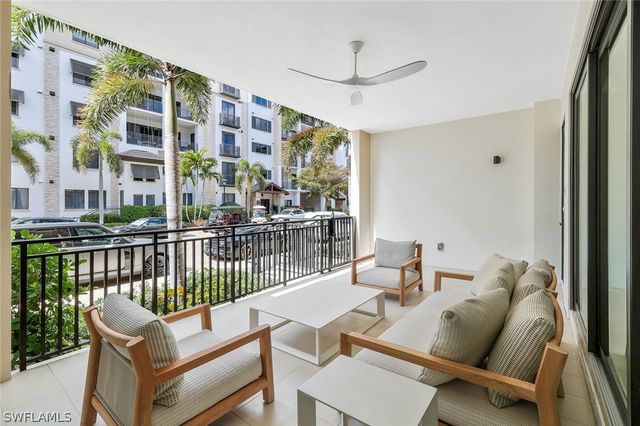 1130 3rd AVE S 105, Naples, FL 34102