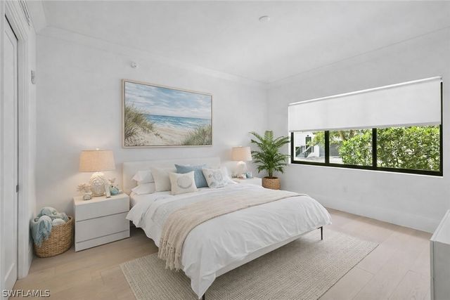 1130 3rd AVE S 105, Naples, FL 34102