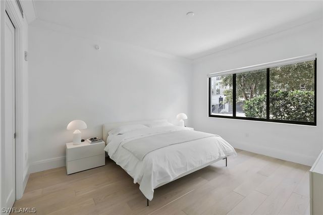 1130 3rd AVE S 105, Naples, FL 34102