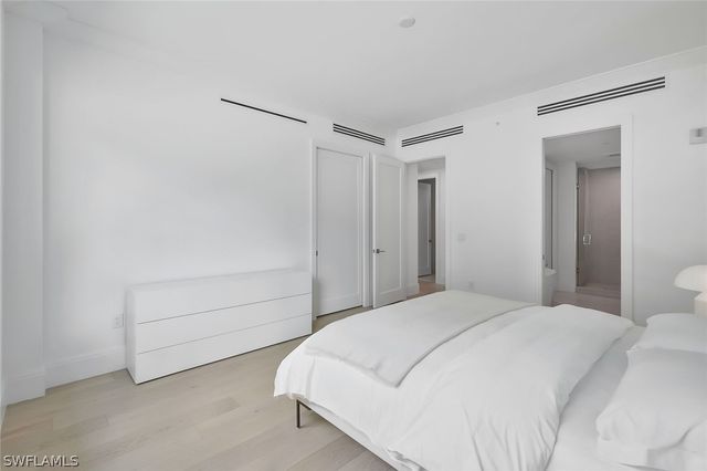 1130 3rd AVE S 105, Naples, FL 34102