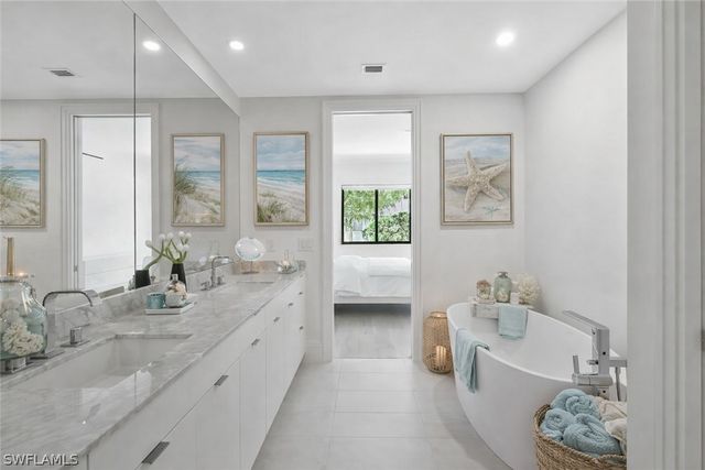 1130 3rd AVE S 105, Naples, FL 34102